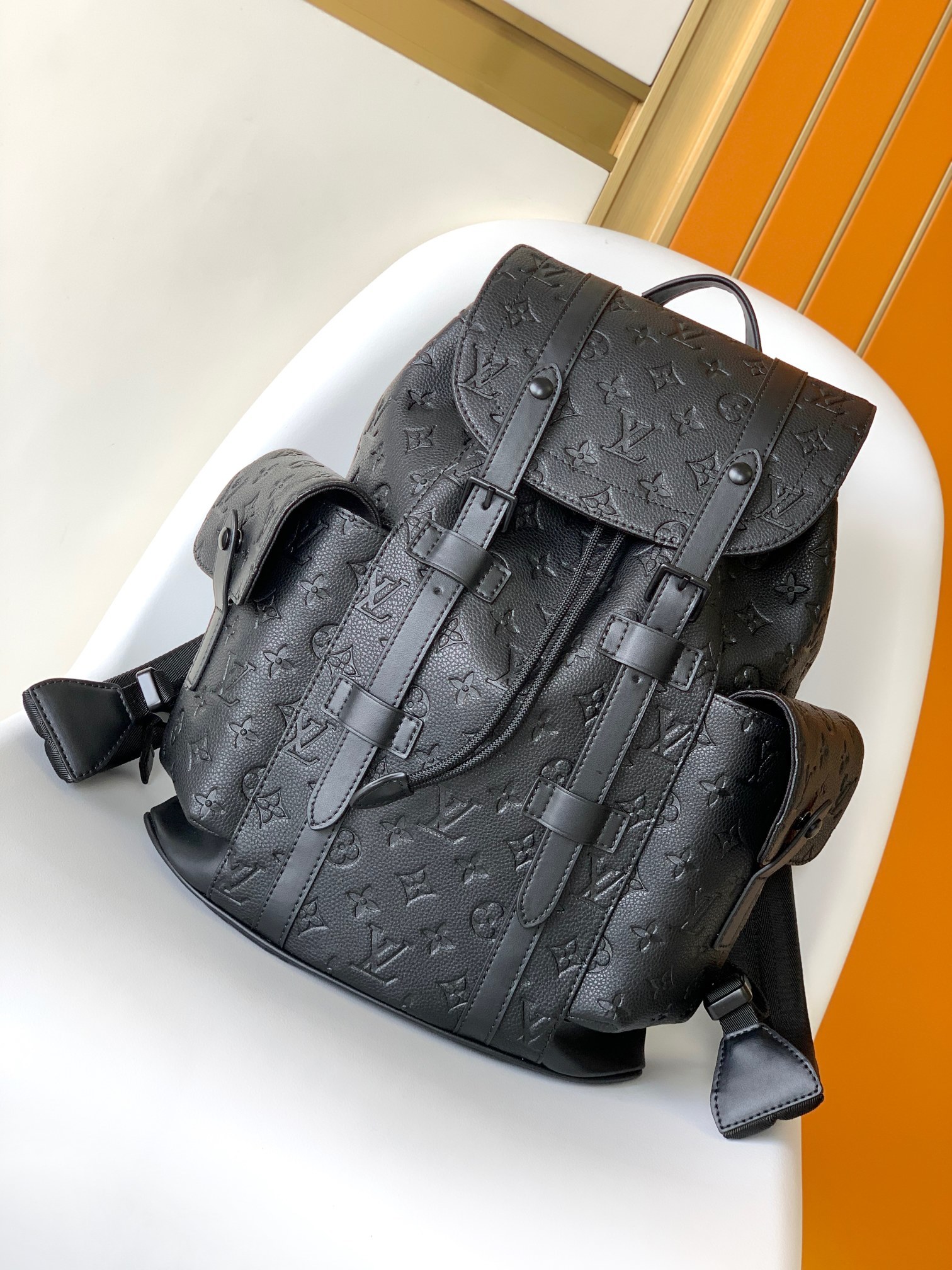 Bolsa preta frente